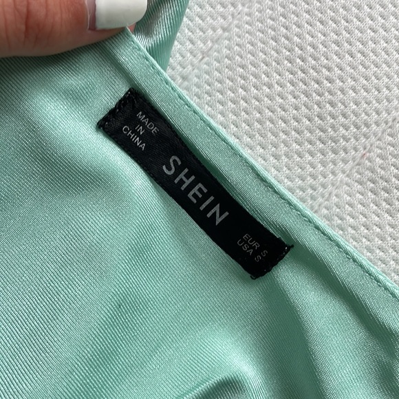 Turquoise tank top - Picture 3 of 3